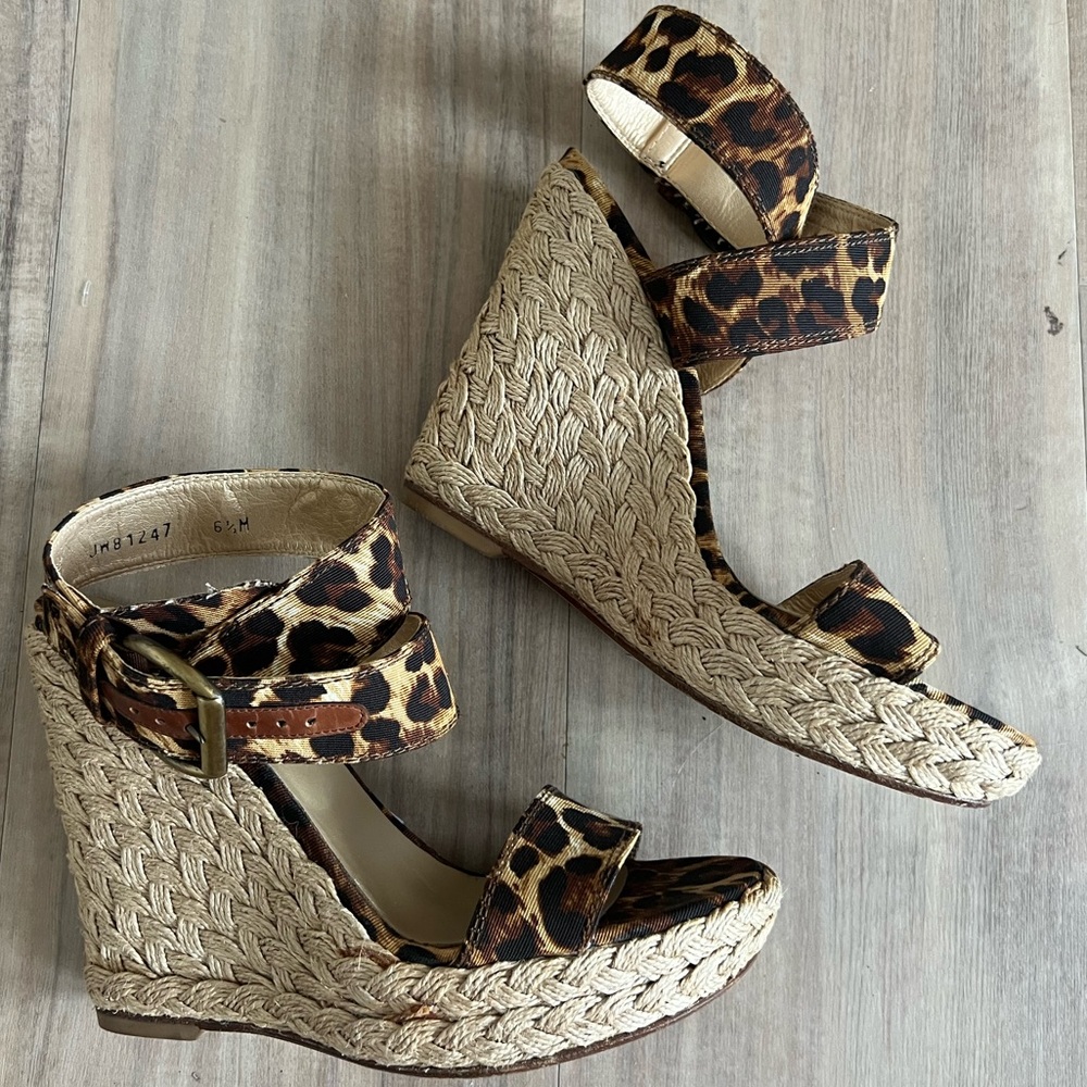 Stuart Weitzman xray Animal print wedge  sandals shoes in a 6.5